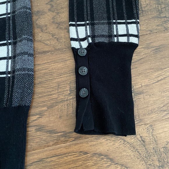 Ann Taylor Plaid Sweater (size S) - Picture 2 of 5